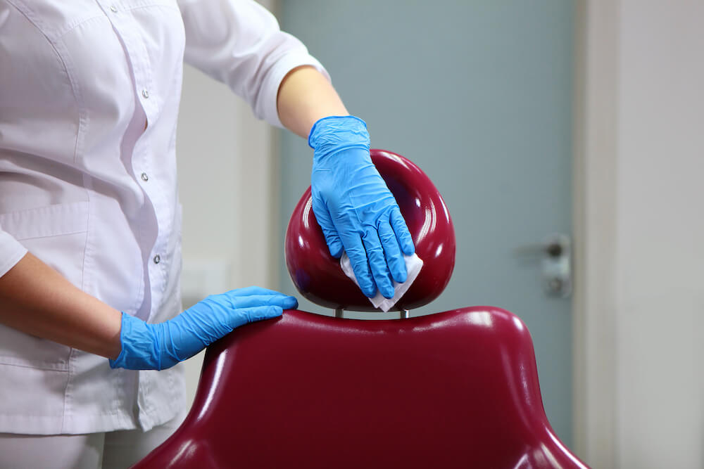 Important-Practices-for-Disinfectants-in-Dental-Clinics
